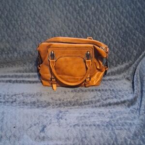 Elegant Tan Leather Handbag